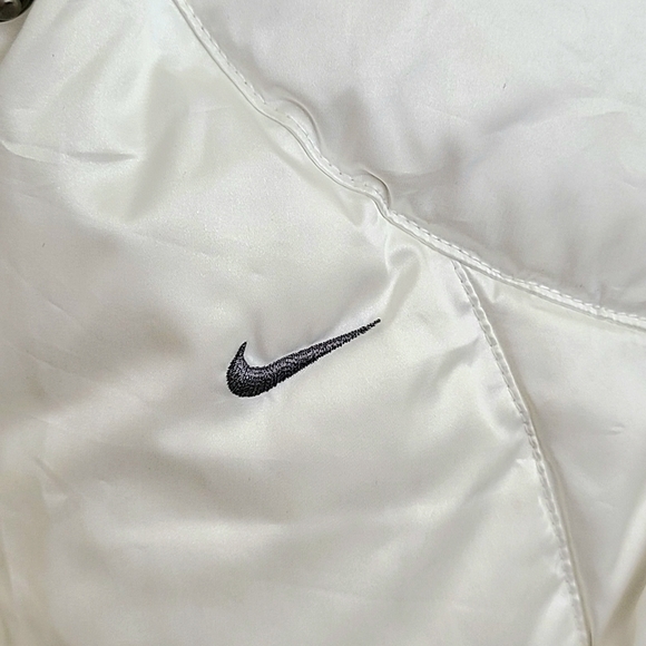 NIKE | Reversible Down Puffer Vest Lavendar + White - Picture 5 of 11